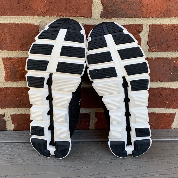 On Running Cloud Running Shoe - Picture 9 of 14